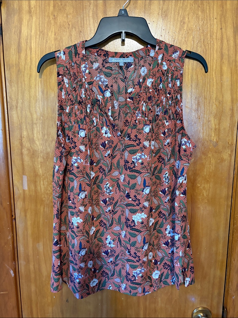 Daniel Rainn Rust Floral Sleeveless V-Neck Camisole